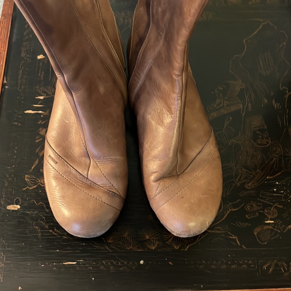 Patagonia Womens Leather and Suede Size 7 Boot - Picture 9 of 9